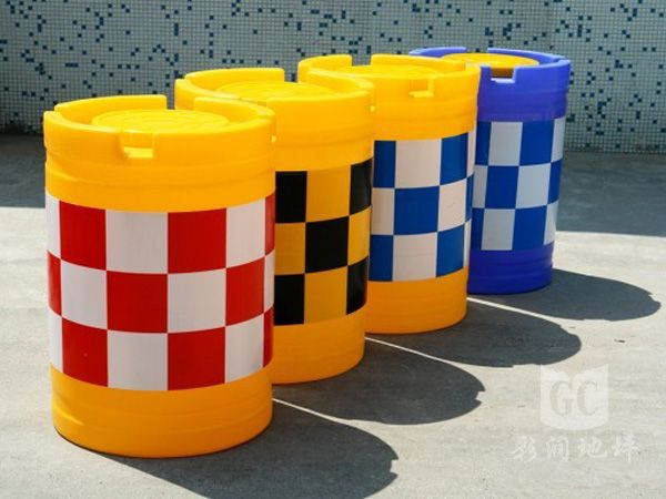 交通产品供应商,赣州交通标牌,赣州公路防撞桶 交通产品供应商,赣州交通标牌,赣州公路防撞桶